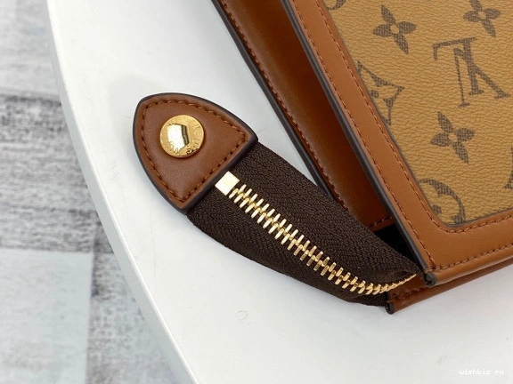 WIS LOUIS VUITTON CHANELUTCH 1202